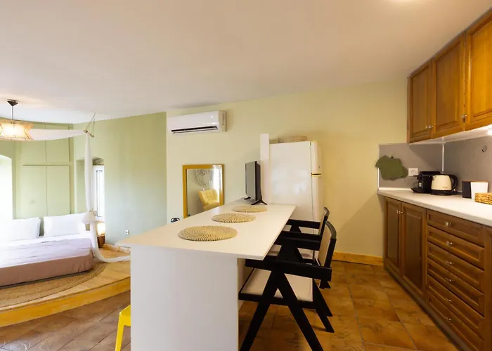 Nonna's Eftihia On The Hill Apartamento